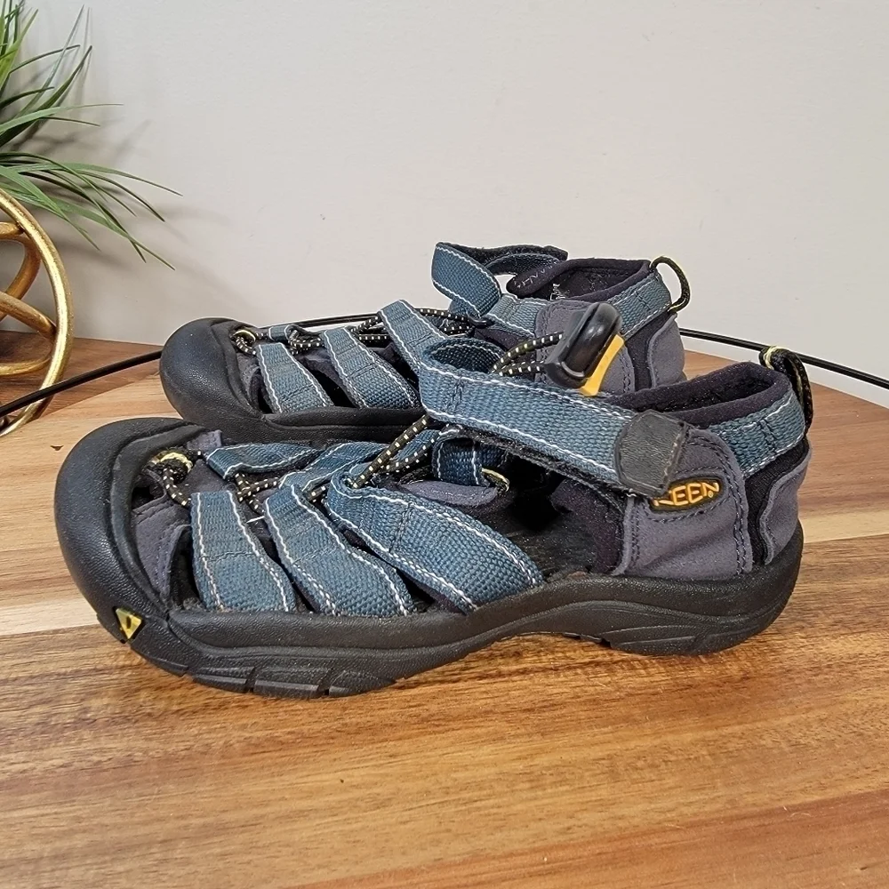Keen Blue Sport Sandals Water Shoe Sport Sandals Summer Vacation Kids Size 2